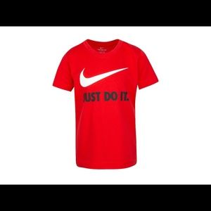 NEW nike tee